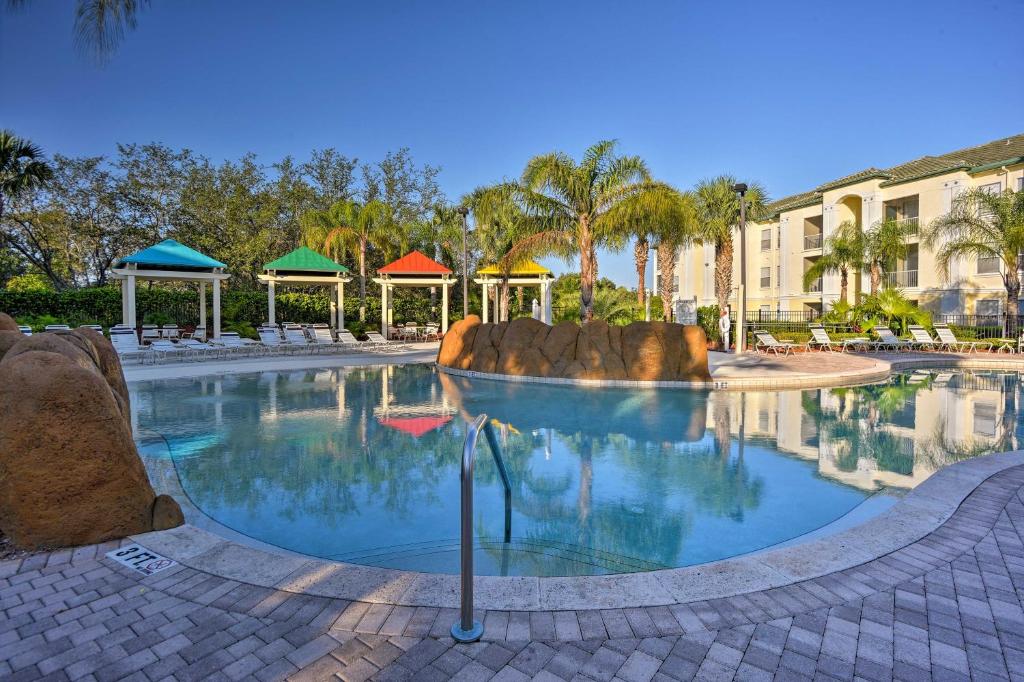 Ground-Floor Lakeview Condo about 6 Mi to Disney World photo 2