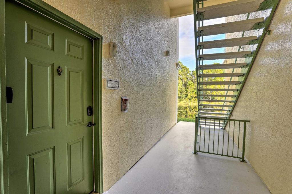 Ground-Floor Lakeview Condo about 6 Mi to Disney World photo 3