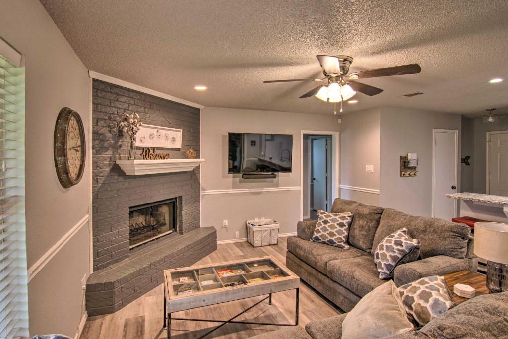Lubbock Home with Backyard - 6 Mi to Texas Tech photo 3