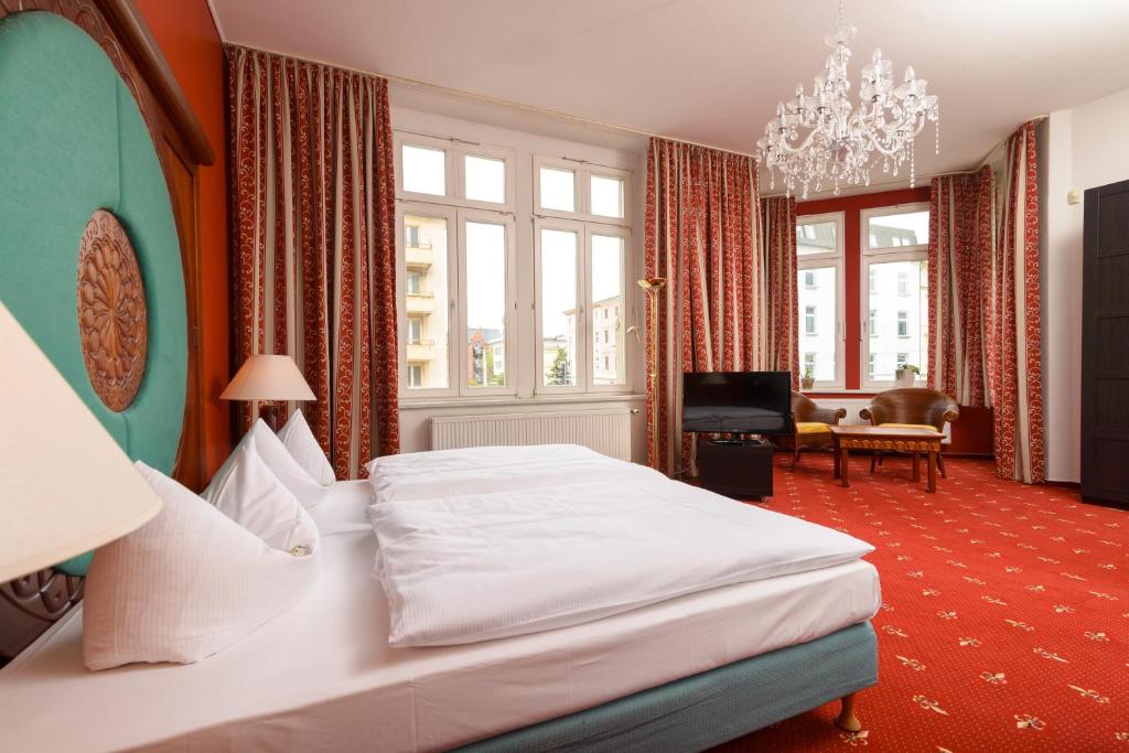 Altstadthotel Am Theater photo 2