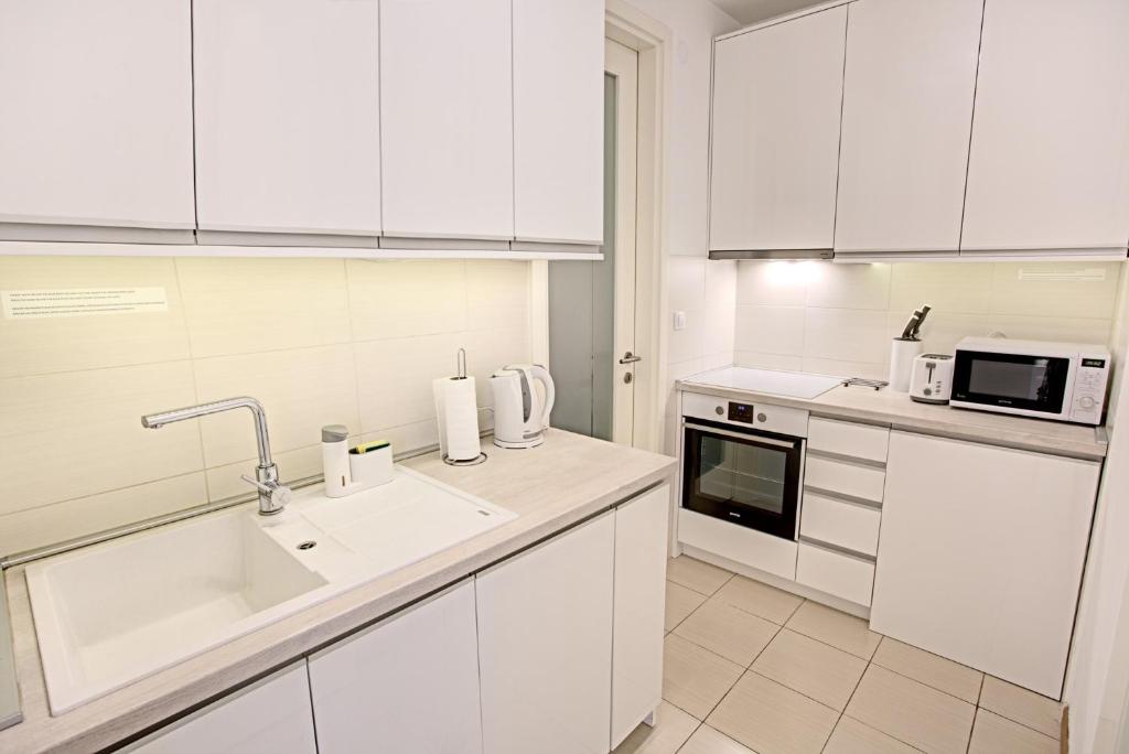 Belville Luxury Apartment photo 4