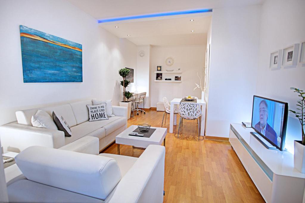 Belville Luxury Apartment photo 3
