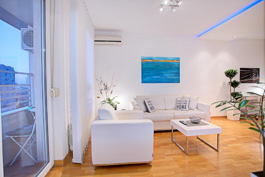 Belville Luxury Apartment photo 2