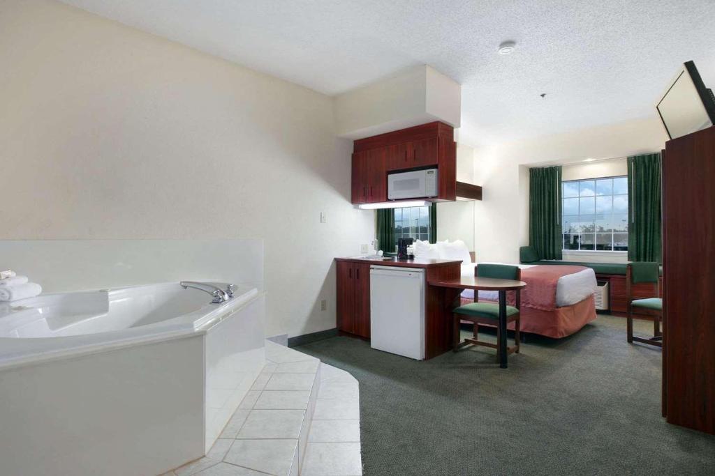 Trident Inn & Suites, Baton Rouge photo 1
