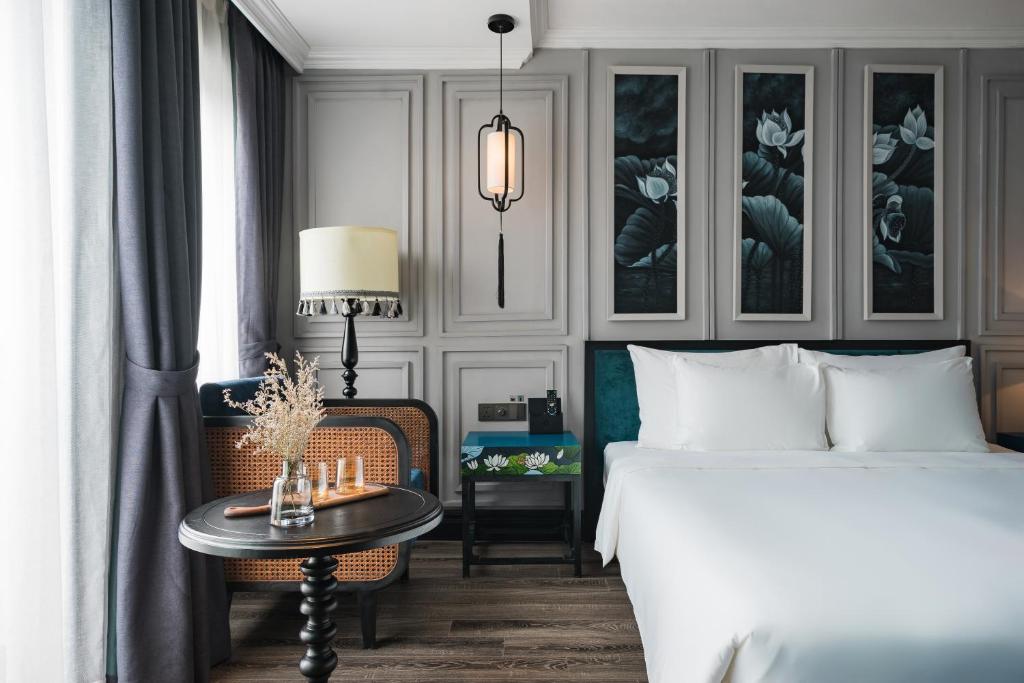 Сьюит (Номер Solarium с кроватью размера «king-size», балконом и видом на город), Solaria Hanoi Hotel