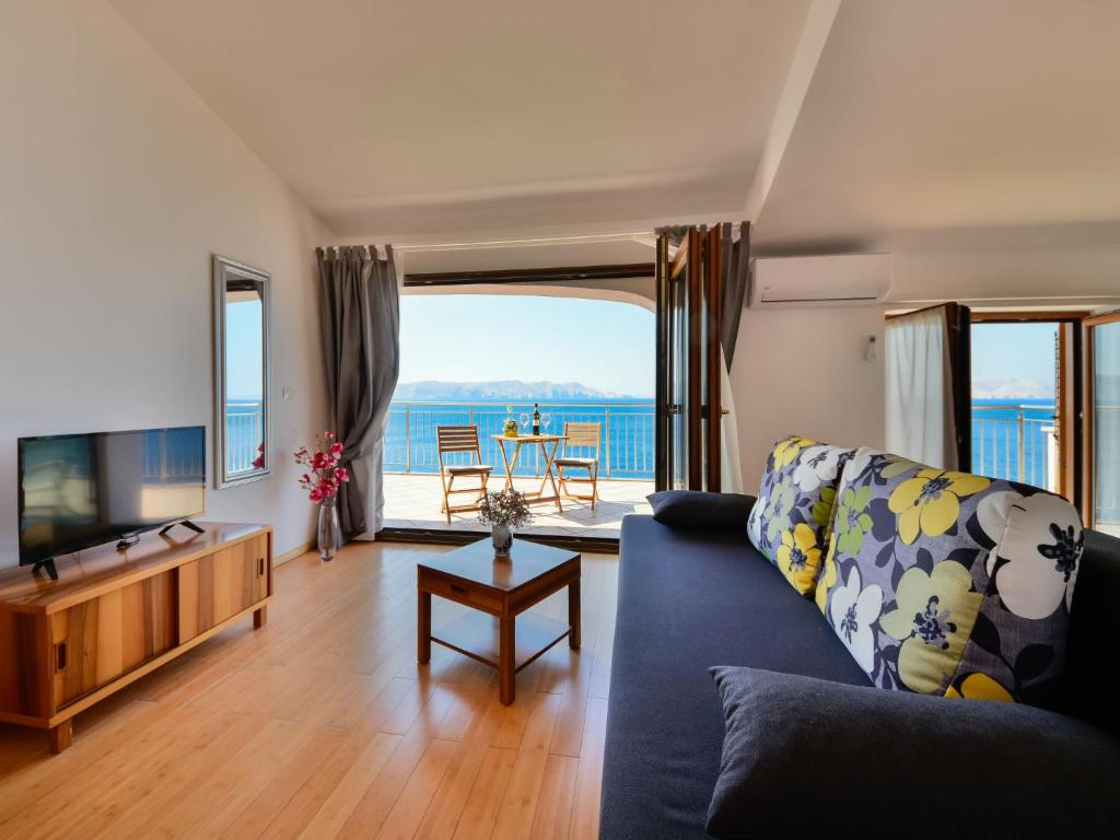 Apartment Val 2-1 by Interhome photo 2
