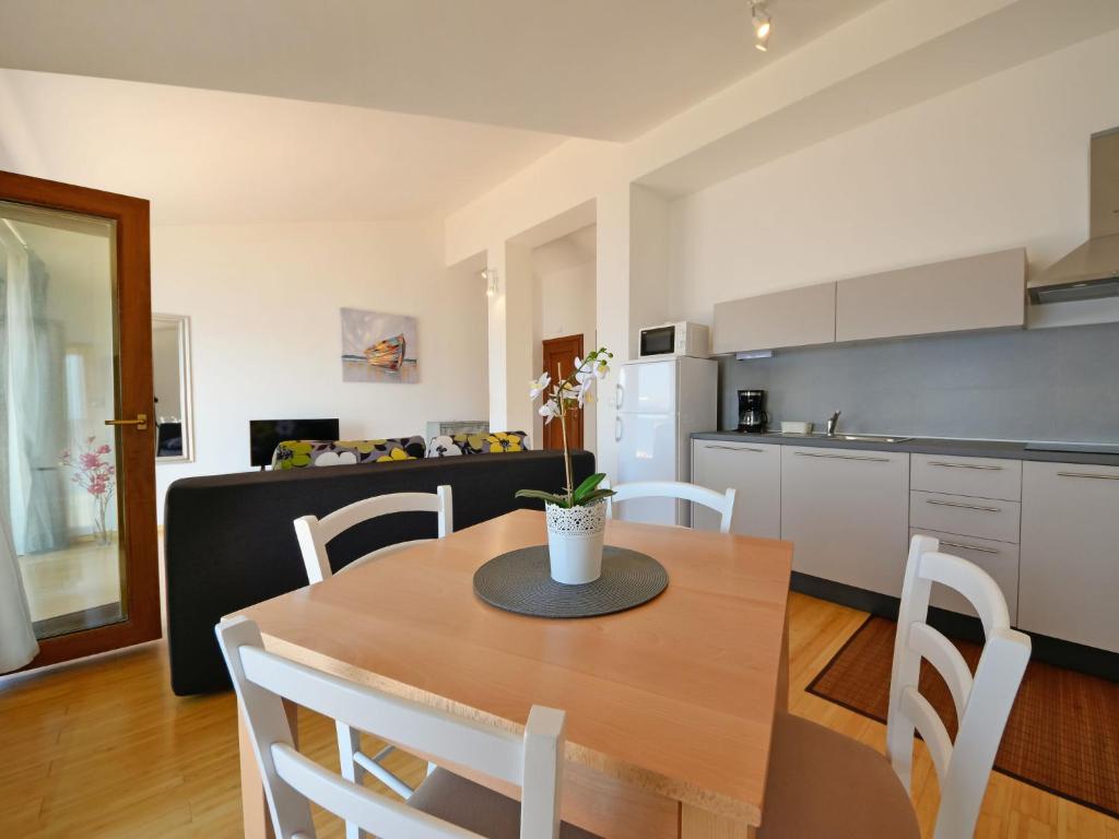Apartment Val 2-2 by Interhome photo 3