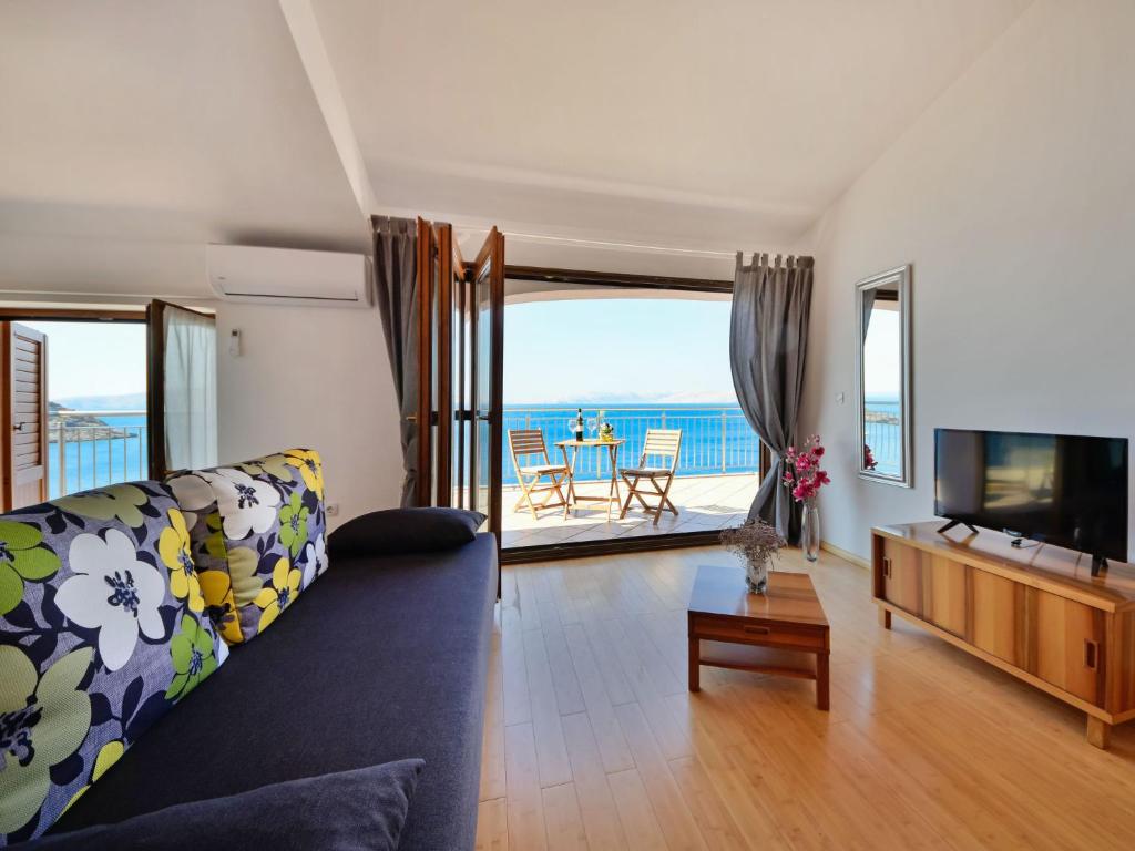 Apartment Val 2-2 by Interhome photo 1