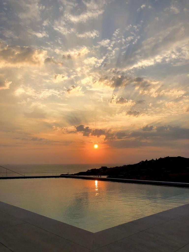 Apartment with a sea view and swimming pool, in the area of Koundouros photo 4