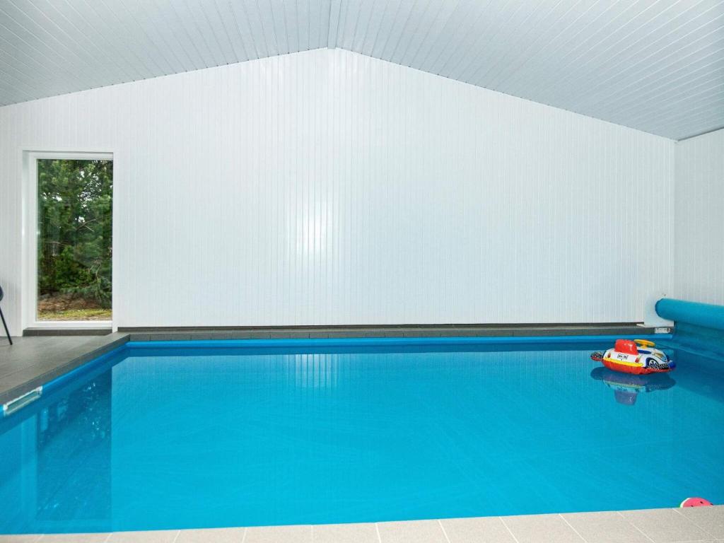 8 person holiday home in R m photo 2
