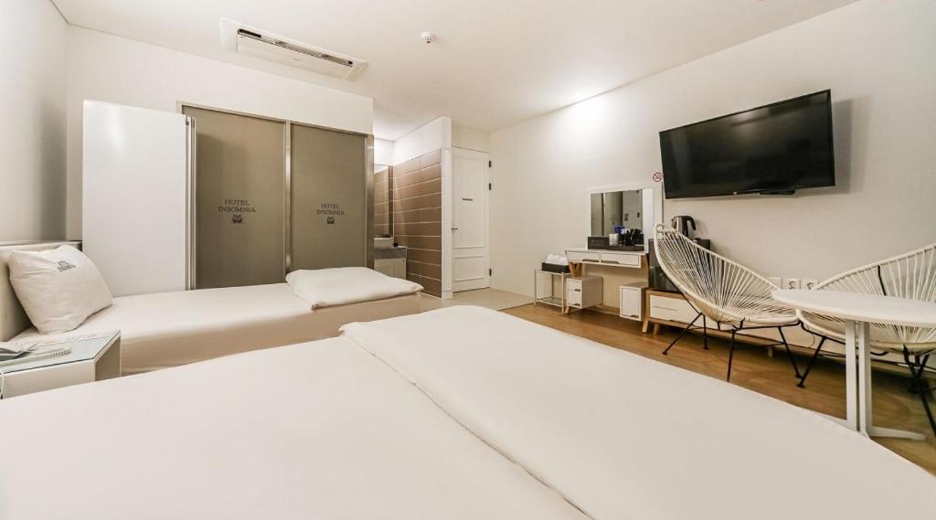 Hotel Insomnia photo 1