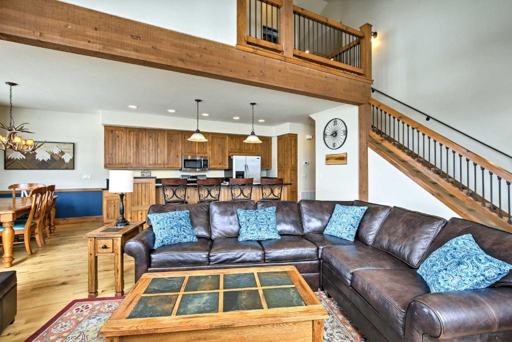 Family Home on Golf Course - Mins to Granby Ranch! photo 4