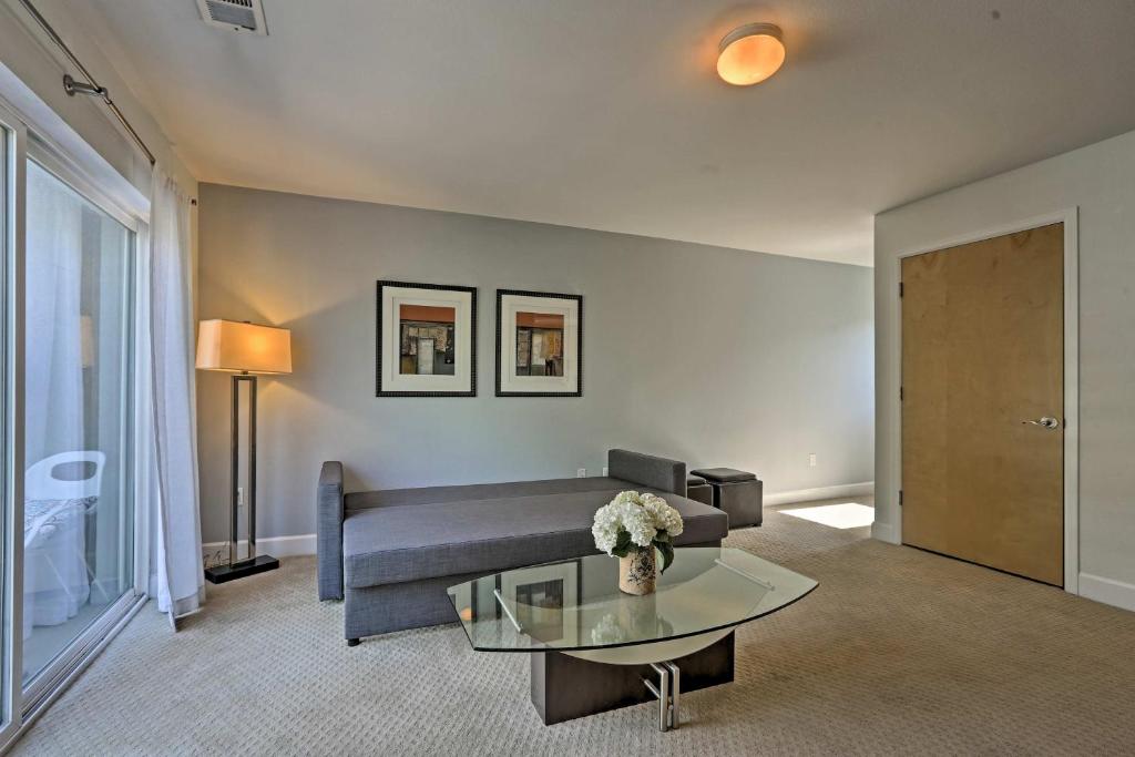 LoHi Apartment with Patio 1 Mi to Downtown Denver! photo 4