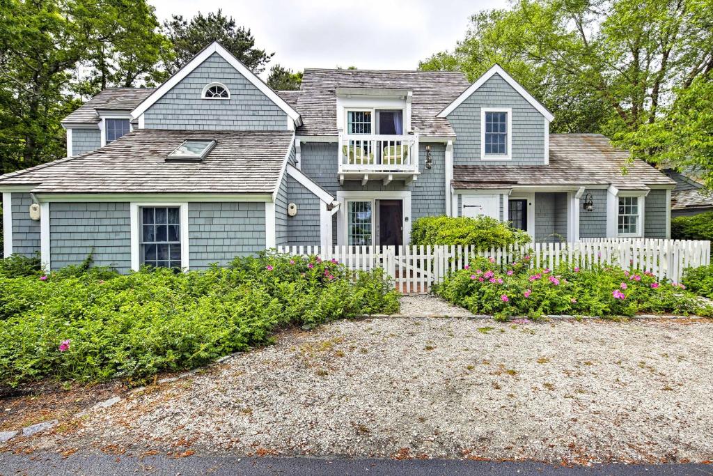 Maushop Village Getaway with Private Beach Access! photo 1