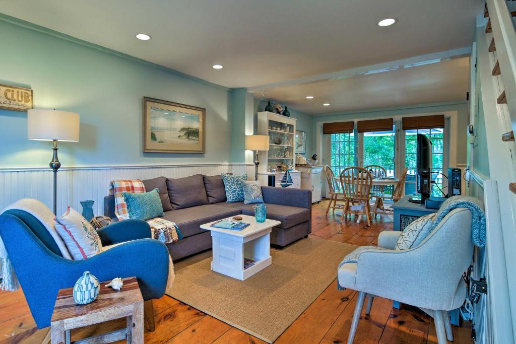 Maushop Village Getaway with Private Beach Access! photo 3