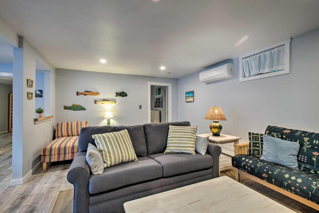 Marthas Vineyard Apt about 1 Mile to Inkwell Beach! photo 4