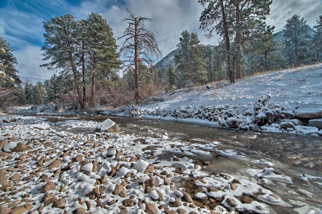 Spacious Estes Park Home on Big Thompson River! photo 1