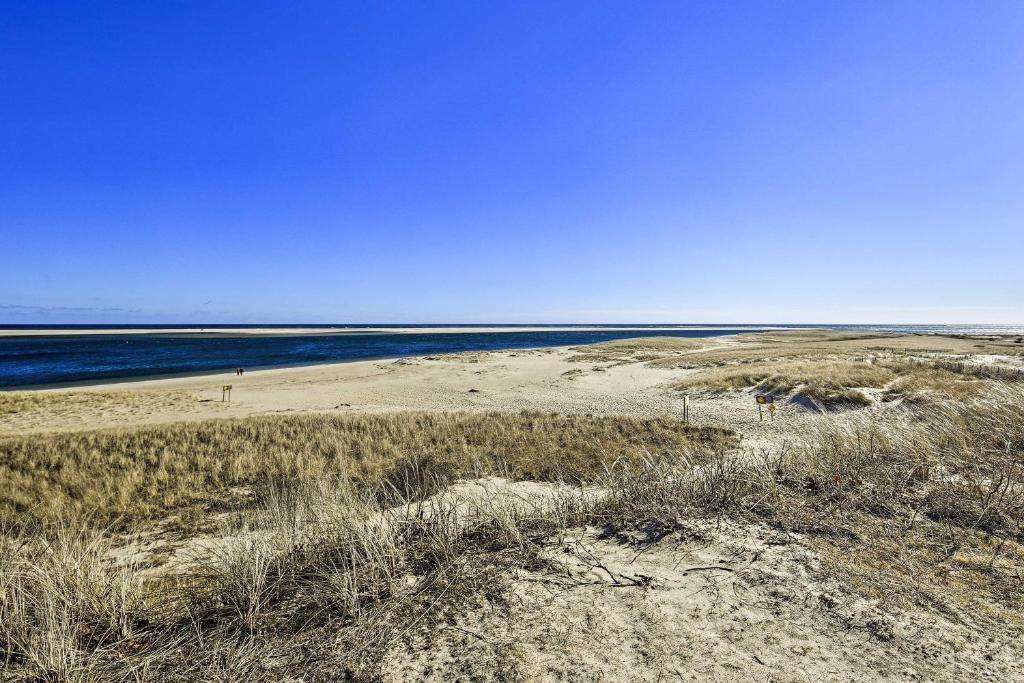 Chatham Home about 1 Mi to Downtown and Oyster Pond Beach photo 2