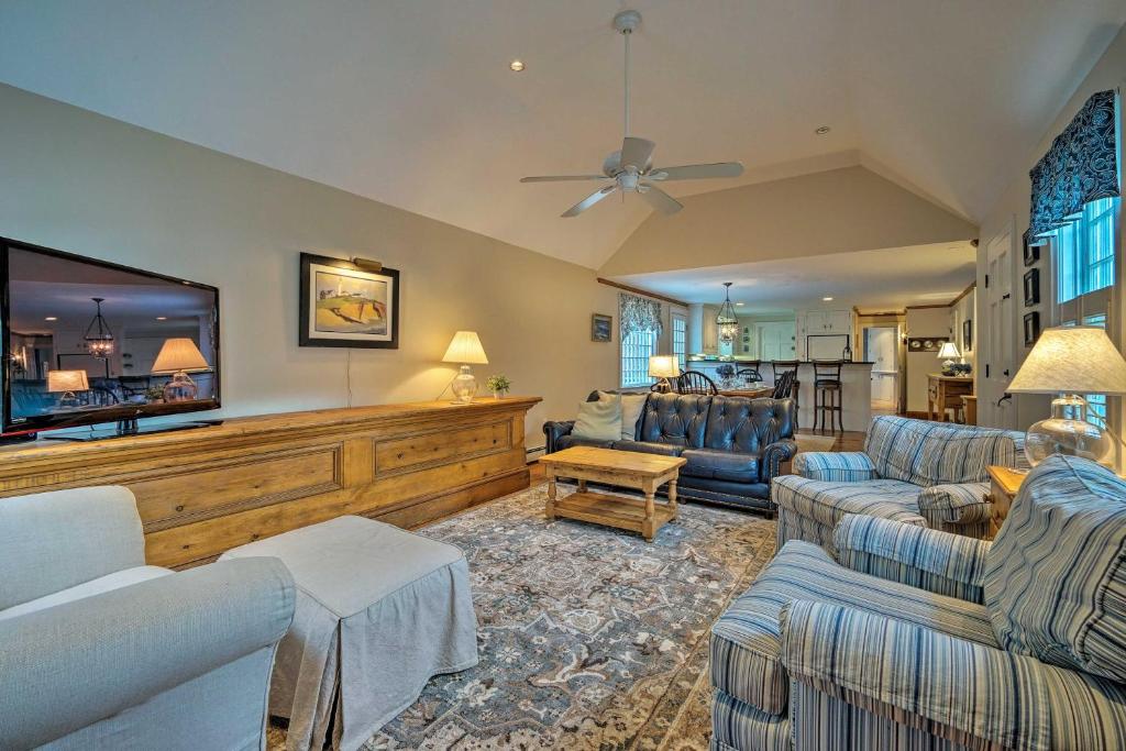 Upscale Orleans Home with Deck, 1 Mi to Nauset Beach photo 2
