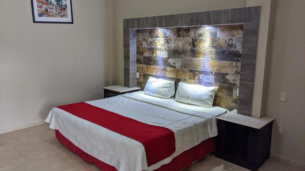 Hotel Mediterraneo - Tap to explore photos