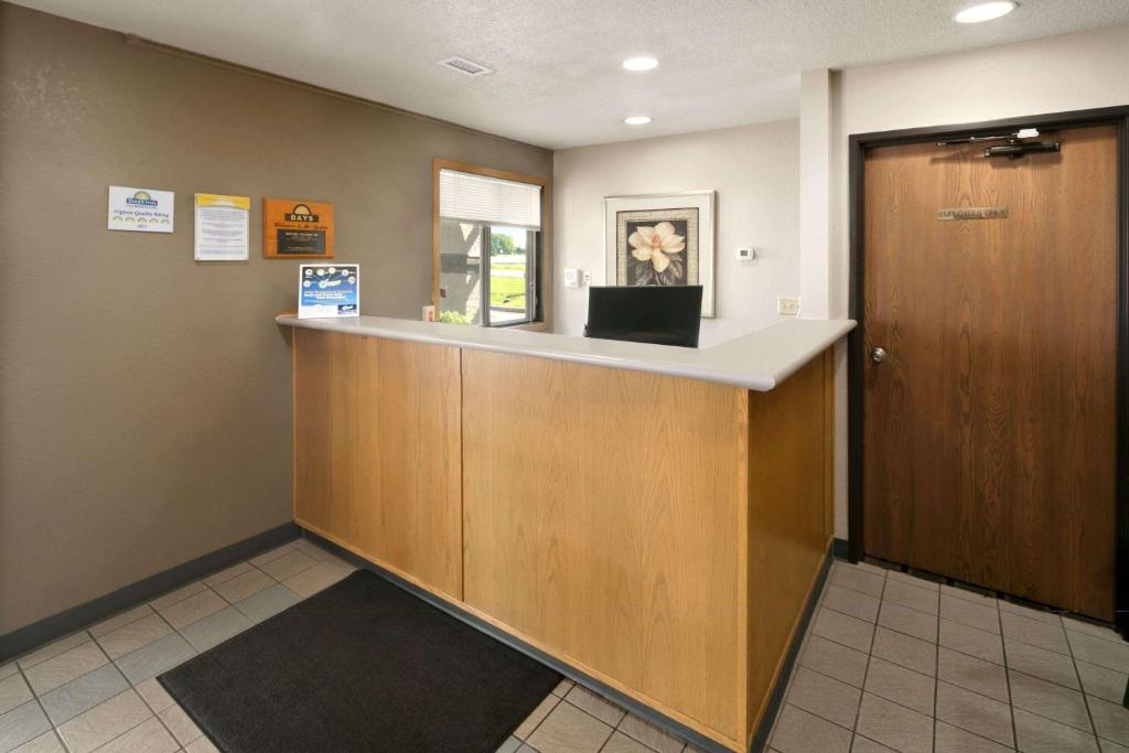 Days Inn by Wyndham Willmar photo 3