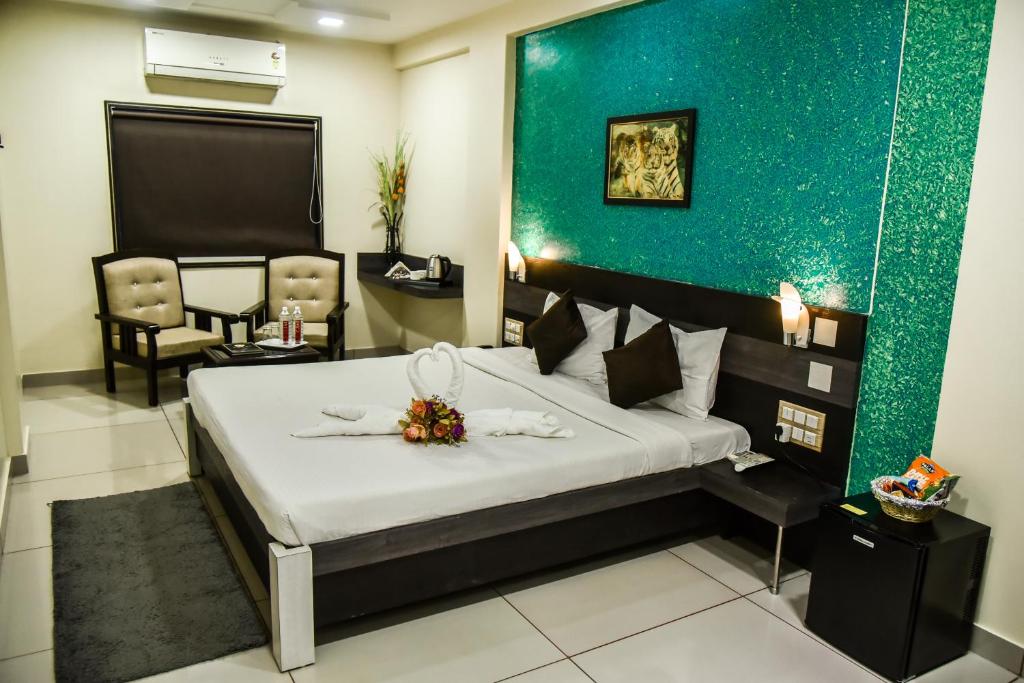 Двухместный (Улучшенный двухместный номер с 1 кроватью), Hotel Tulsi Residency