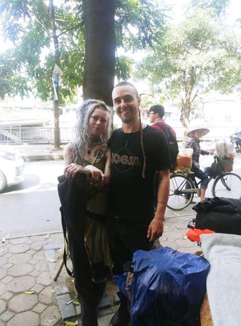 Memoria Cine Room - Separate Room for relax either watching famous movies. Customers can use bar cafe with drink and fast food 24/24