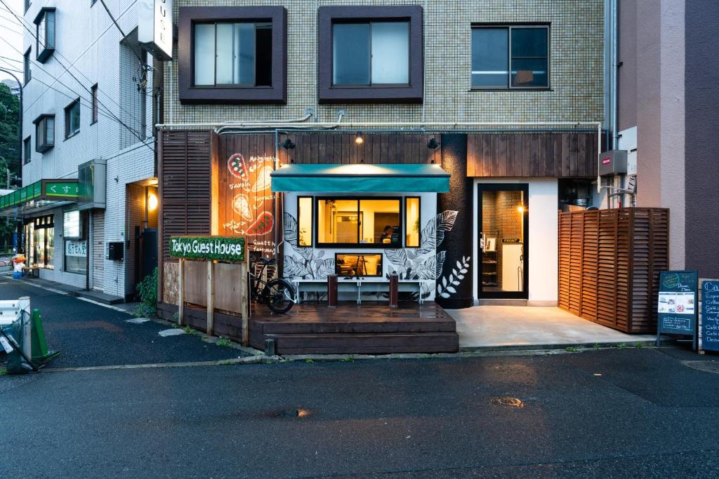 Tokyo Guest House Ouji Music Lounge photo 2