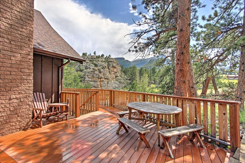 Peaceful Pines Estes Park Home with Longs Peak View photo 1