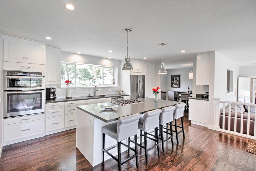 Beautiful Sonoma House with Patio and Vineyard Views! photo 2