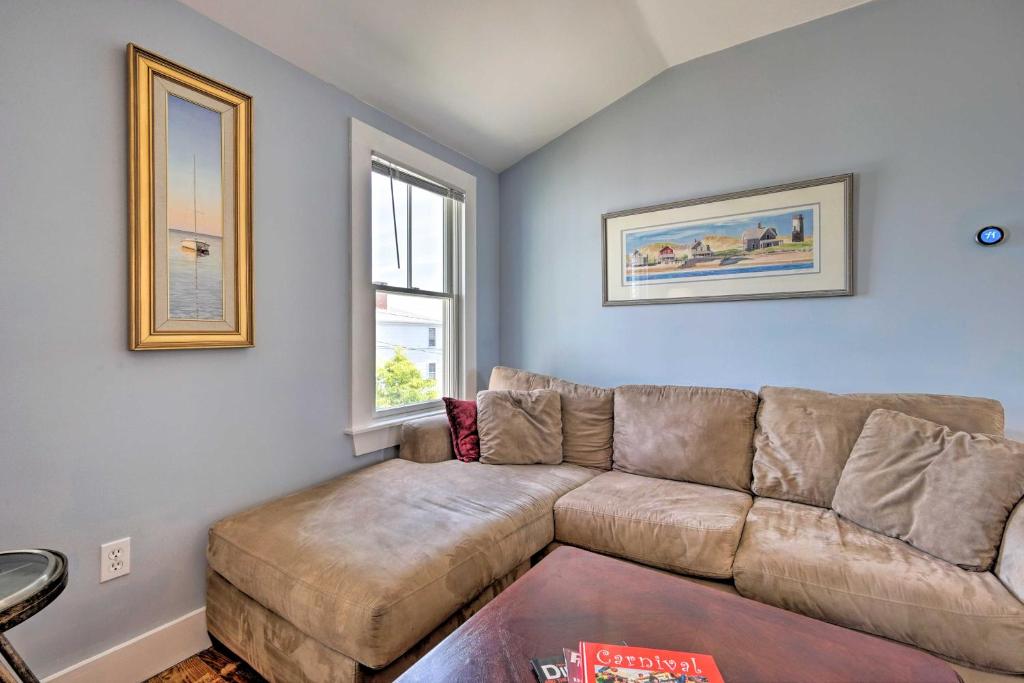 Captains Quarters - Updated P-Town Apartment! photo 4