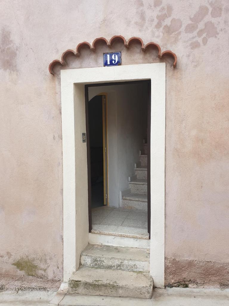 Rue du Vieux Chateau - Beau F2 avec Vue Mer Exceptionnelle - Refait a neuf, Alpes-Maritimes