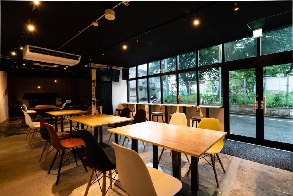 Tokyo Guest House Ouji Music Lounge photo 3
