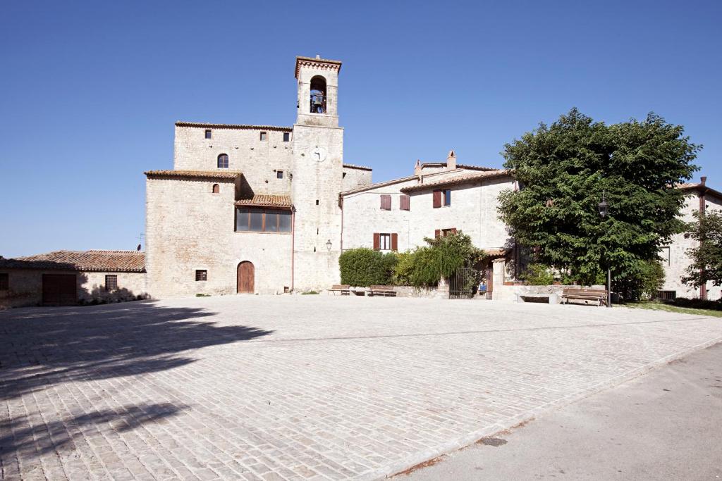 Castello Izzalini Todi Resort photo 2