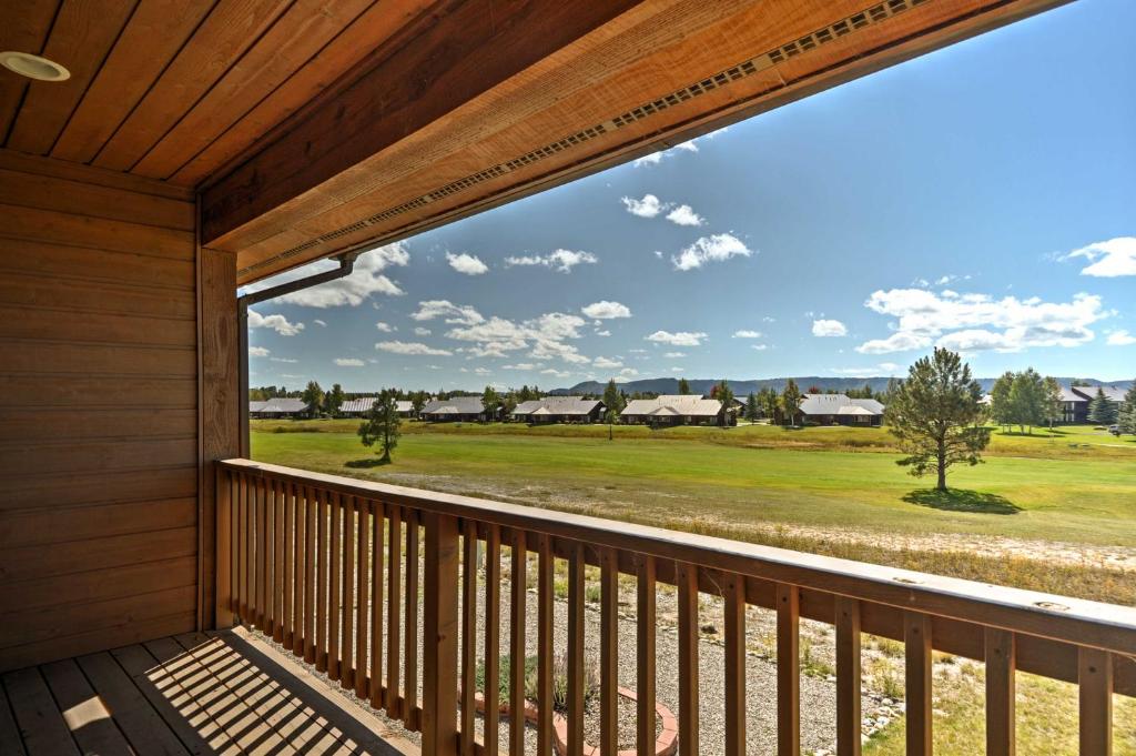 Cozy Home with Mountain, Lake and Golf Course Views! photo 1