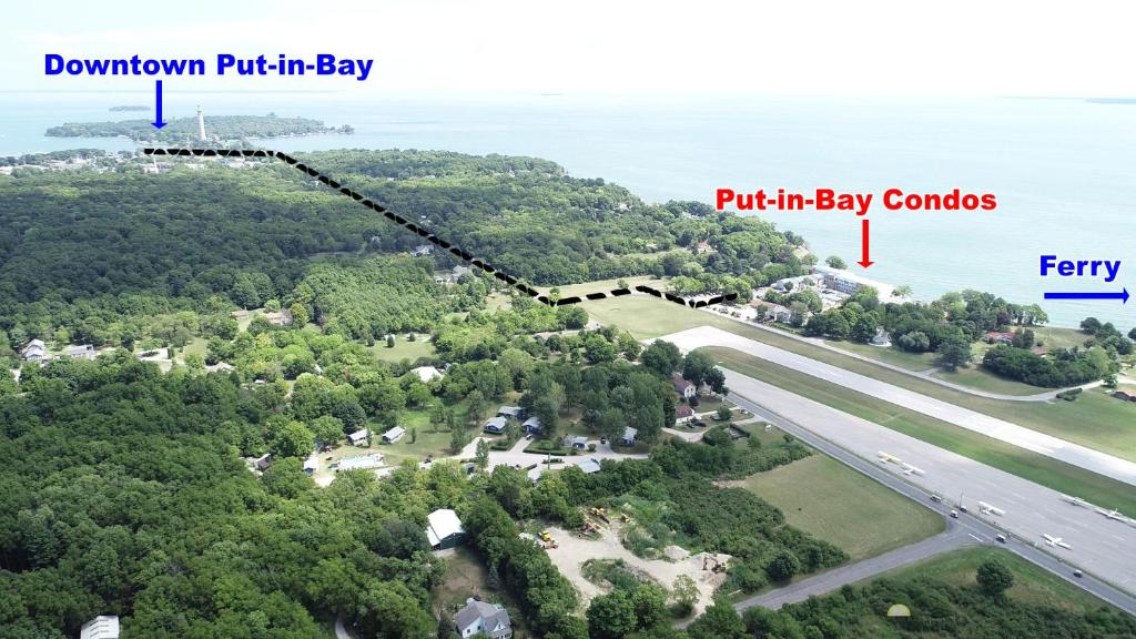 Put-in-Bay Poolview Condo #2 photo 3