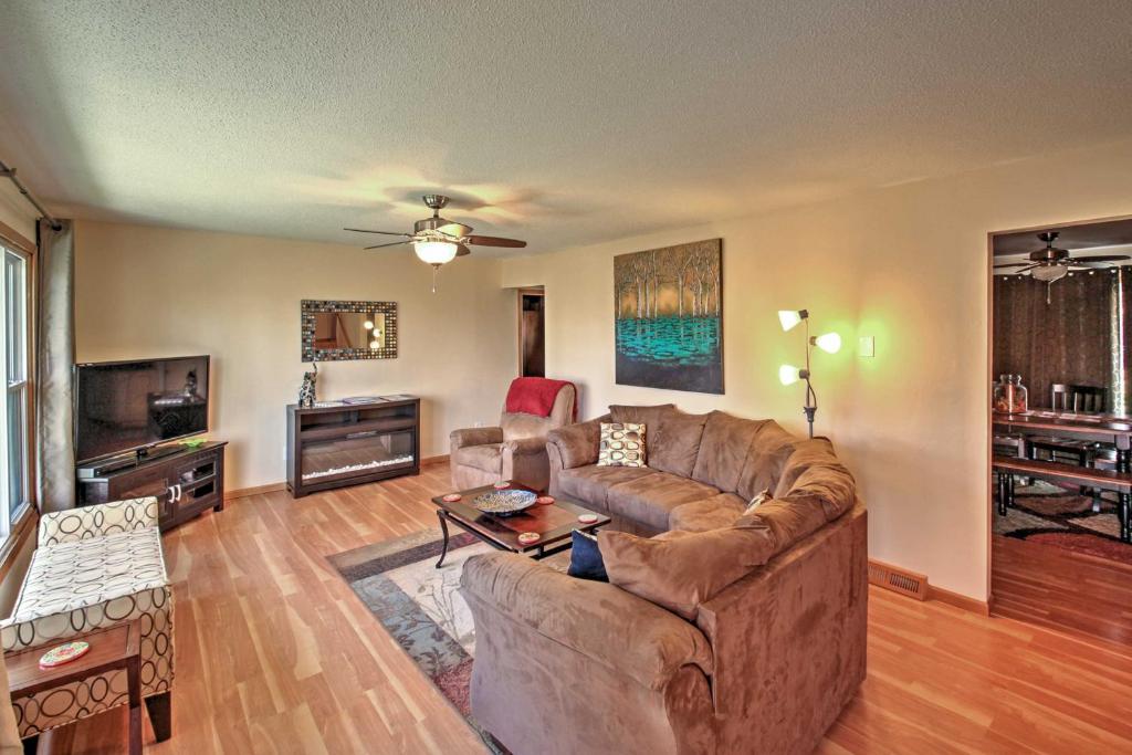 Quaint Duluth Hideaway with Private Fenced-In Yard! photo 2