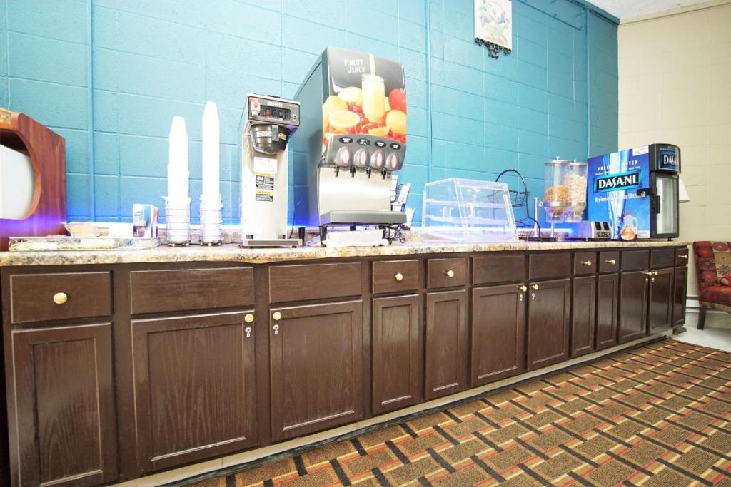 Faribault Hometown Inn & Suites photo 4