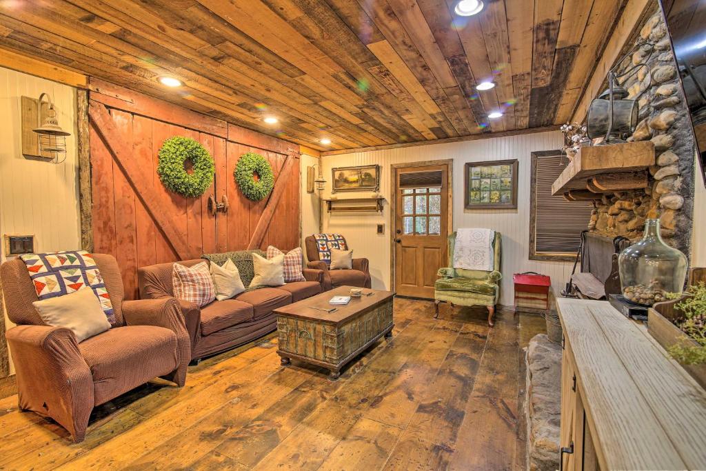 5-Acre North Georgia Mountain Retreat with Creek! photo 4