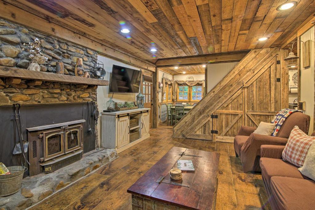 5-Acre North Georgia Mountain Retreat with Creek! photo 3