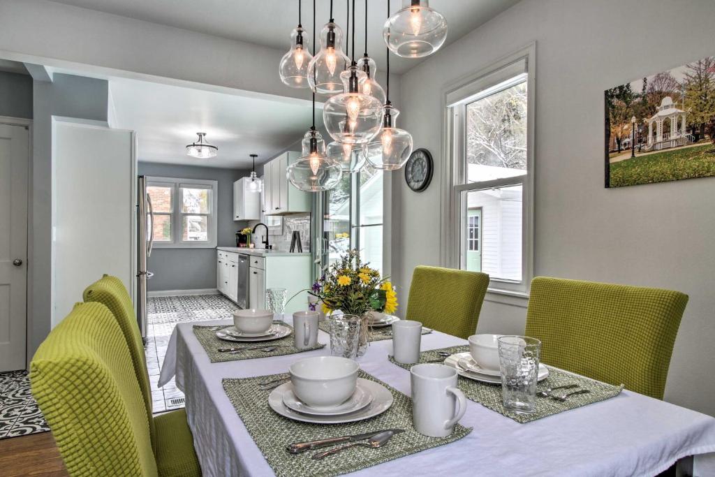 Renovated Historic Home Less Than 1 Mile to Eagle Point! photo 1