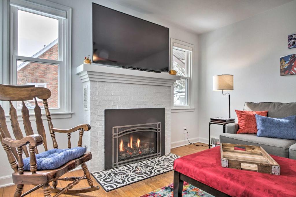 Renovated Historic Home Less Than 1 Mile to Eagle Point! photo 4
