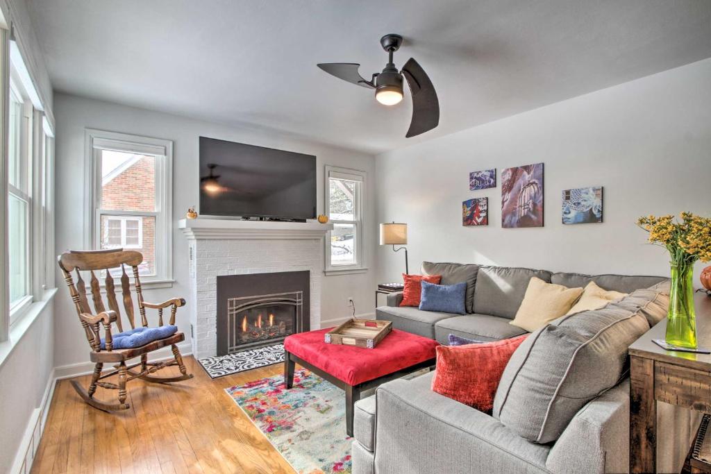 Renovated Historic Home Less Than 1 Mile to Eagle Point!