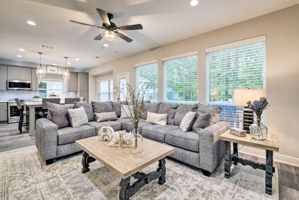 Modern Montgomery Home with Backyard, Deck, and Grill! photo 3