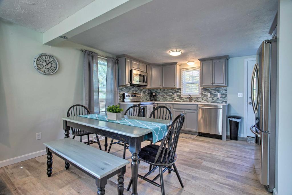 Updated Plymouth Home Less Than 2 Miles to Waterfront! photo 1