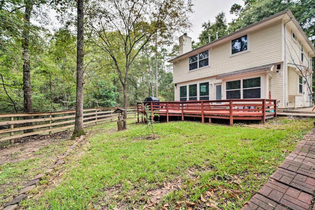 Modern Montgomery Home with Backyard, Deck, and Grill! photo 2