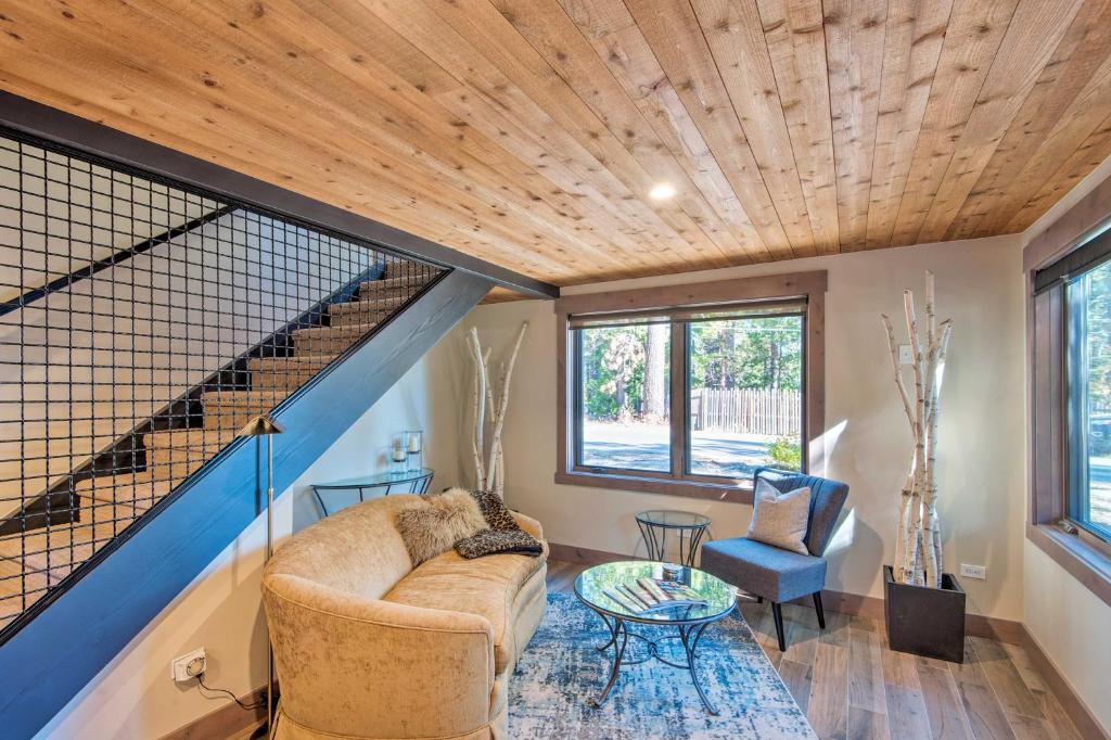 Modern Lakeside Cabin Walk to Dock and Tahoe City photo 3