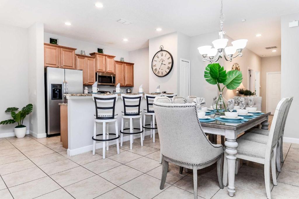 Paradise Palms Home with Amenities about 7 Mi to Disney! photo 2