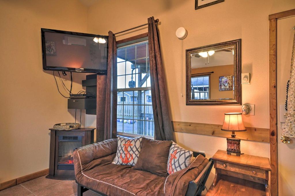 Cute Studio Abode - Steps to Long Beach Boardwalk! photo 3