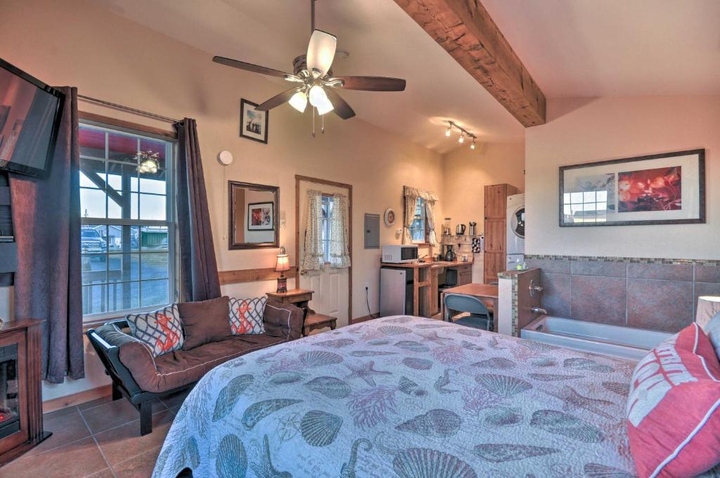 Cute Studio Abode - Steps to Long Beach Boardwalk! photo 2